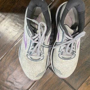 Brooks adrenaline 20 size 7 purple and gray